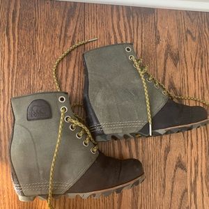 Sorel wedge winter boots